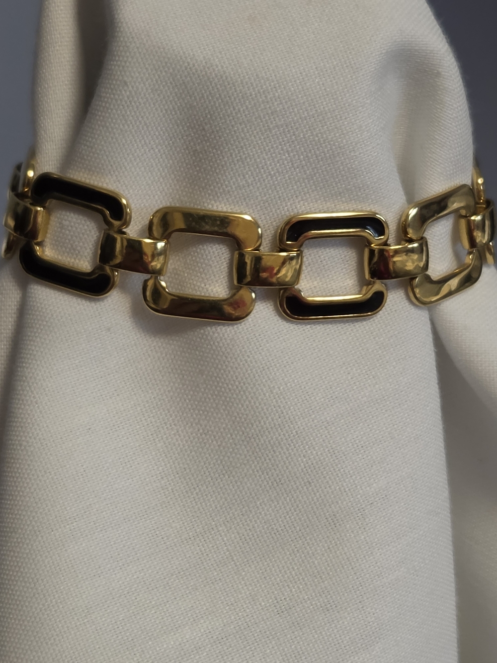 Vtg Monet 8" Polished Gold-Tone Alternating Black Enamel Open Link Bracelet